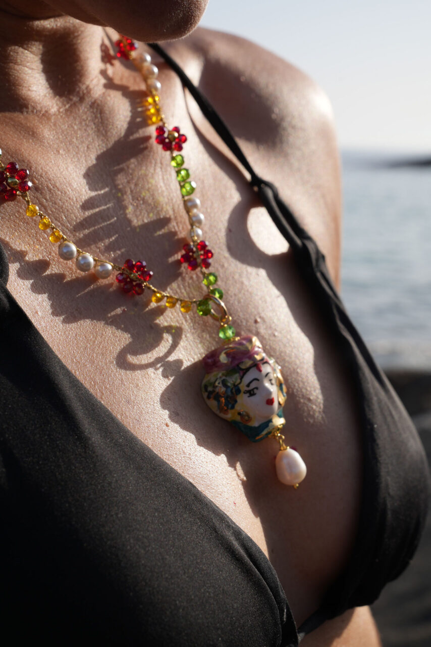 COLLAR REINA FIORI CORTO